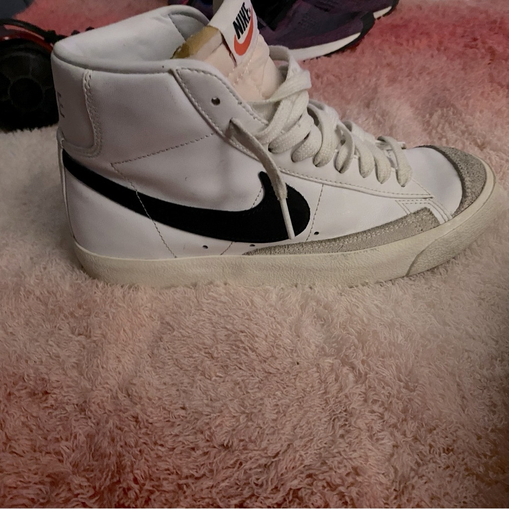 Women’s nikes